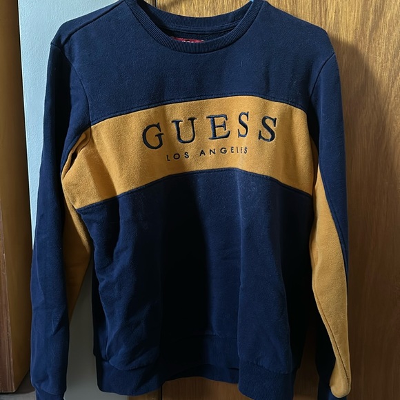 Medium guess sweater - Picture 1 of 1